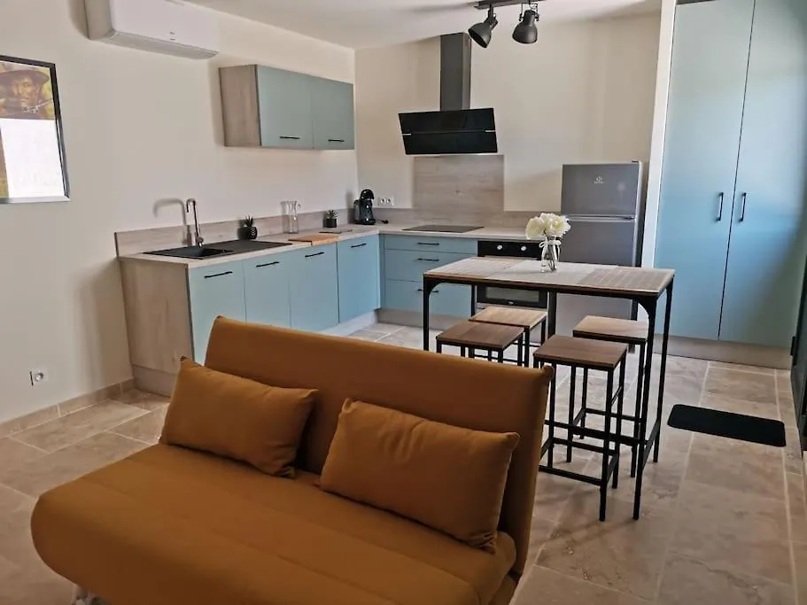 Maison En Campagne Avignon 0*,  France