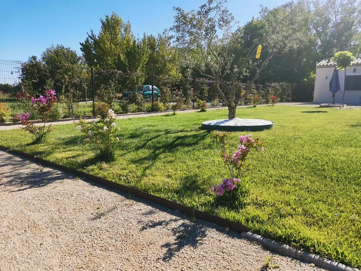 Maison En Campagne Avignon 0*,